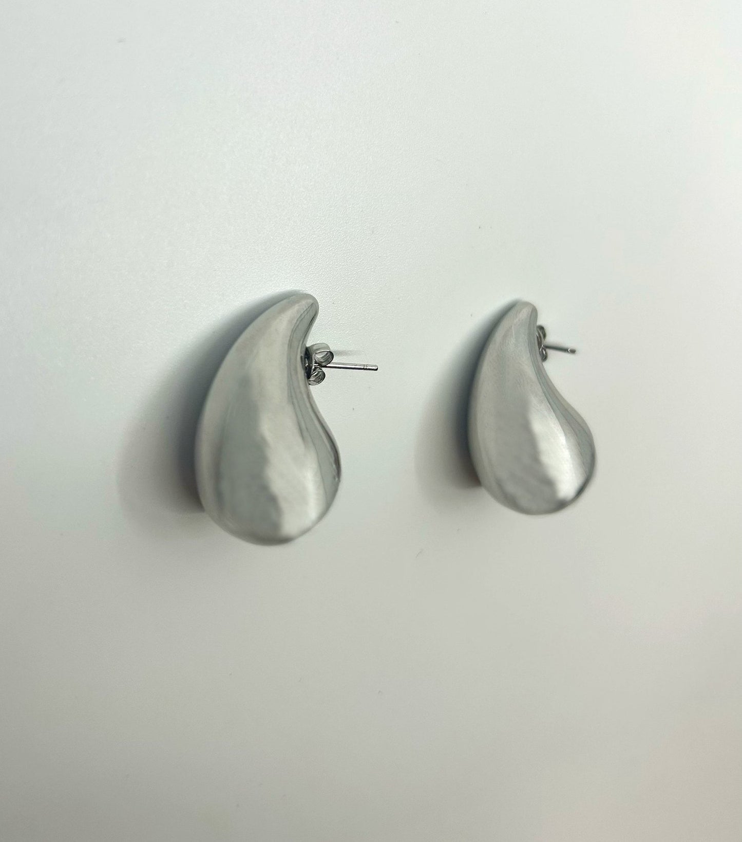 Teardrop earrings silver