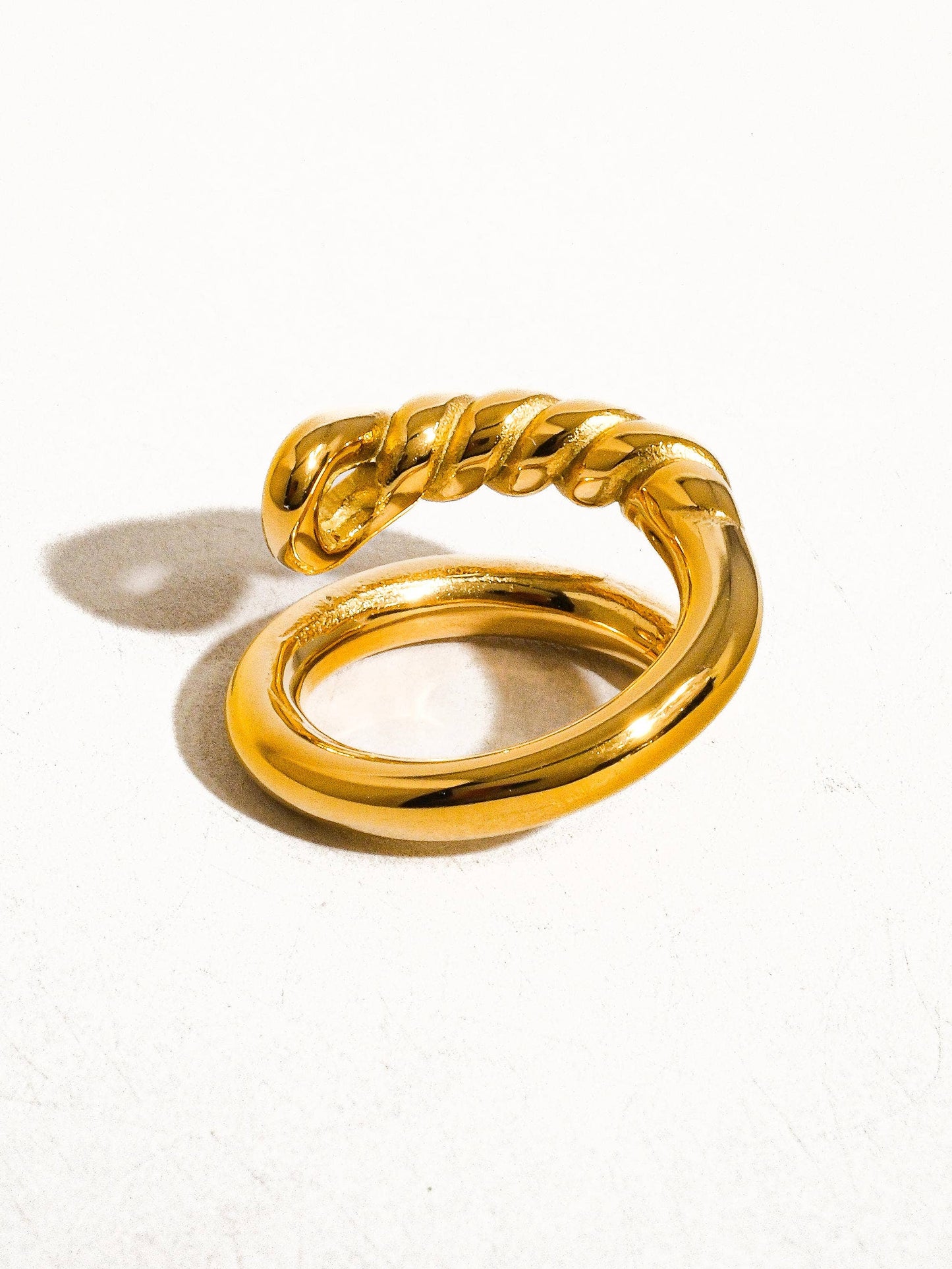 Zendaya 18K Gold Non-Tarnish Braided Ring